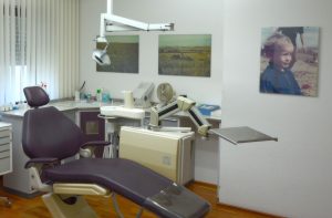 Behandlungszimmer Zahnarztpraxis Dr. Stinglhamer